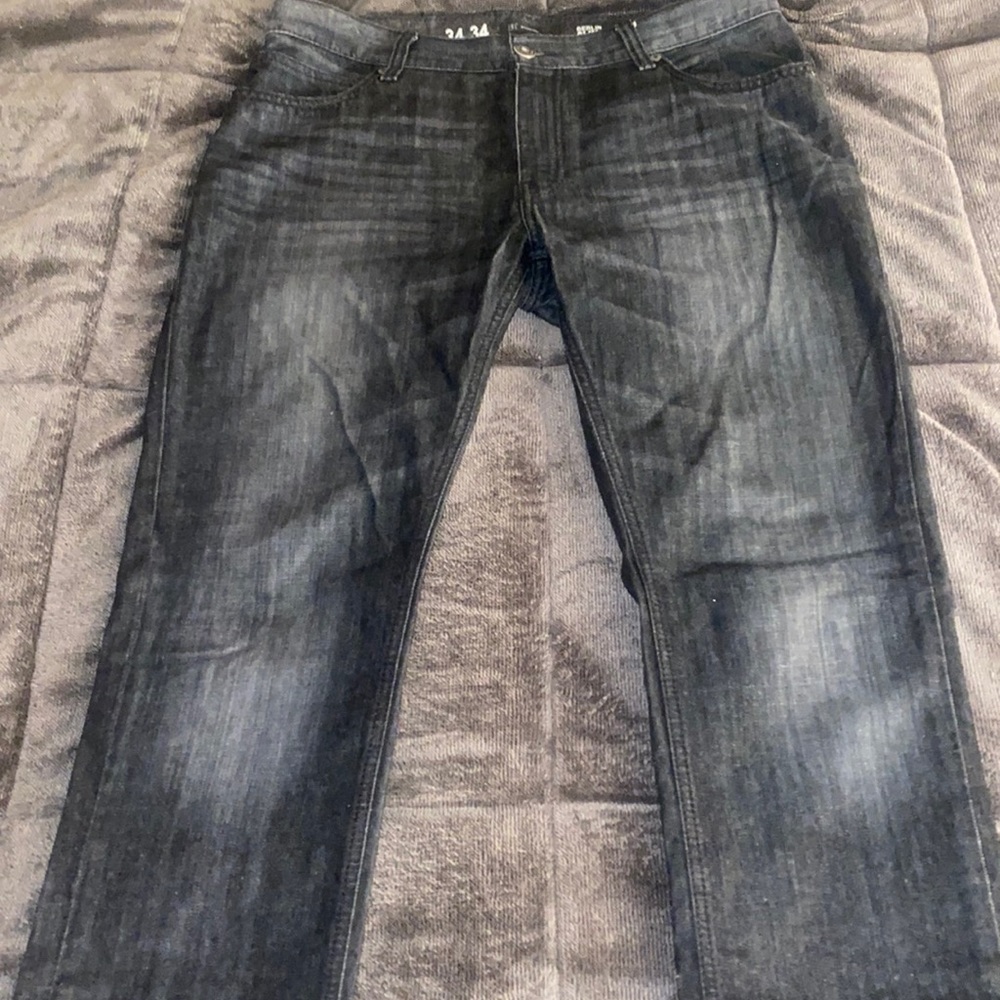 NEW INC BERLIN SLIM STRAIGHT JEANS. 34x34